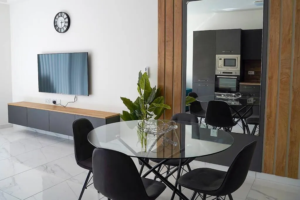 Luxurious Apartment Next To The Sea Gzira